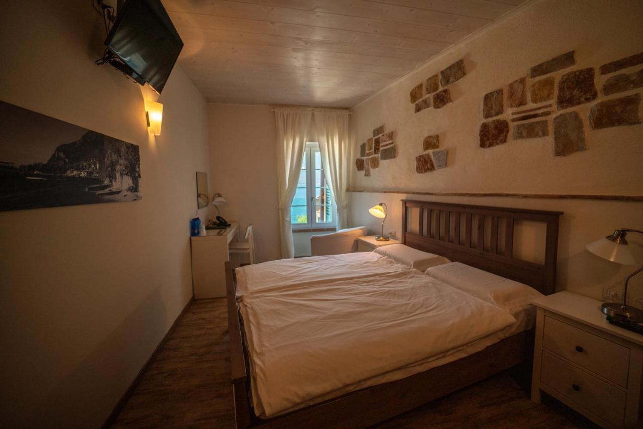 Garni Gianmartin Hotel ลีโมเนซุลการ์ดา ภายนอก รูปภาพ