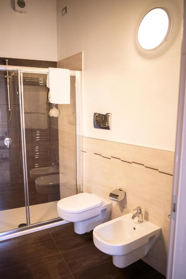 Garni Gianmartin Hotel ลีโมเนซุลการ์ดา ภายนอก รูปภาพ